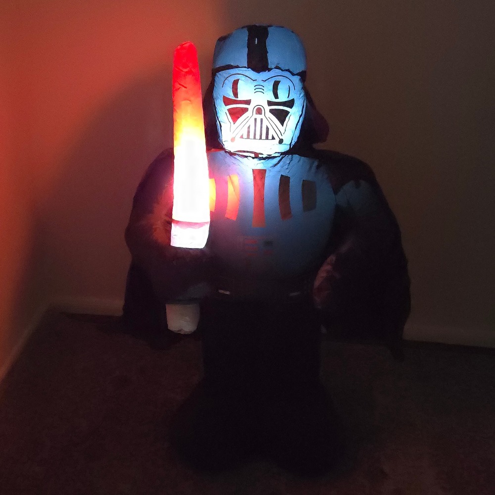 Gemmy Star Wars Darth Vader‎ 2016 Light-Up Airblown Inflatable- 3.5 ft - Picture 3 of 8